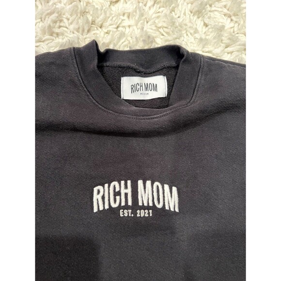 RICH MOM Embroidered Pullover Sweatshirt Womens M Black Long Sleeve Crew Neck‎ - Picture 2 of 4